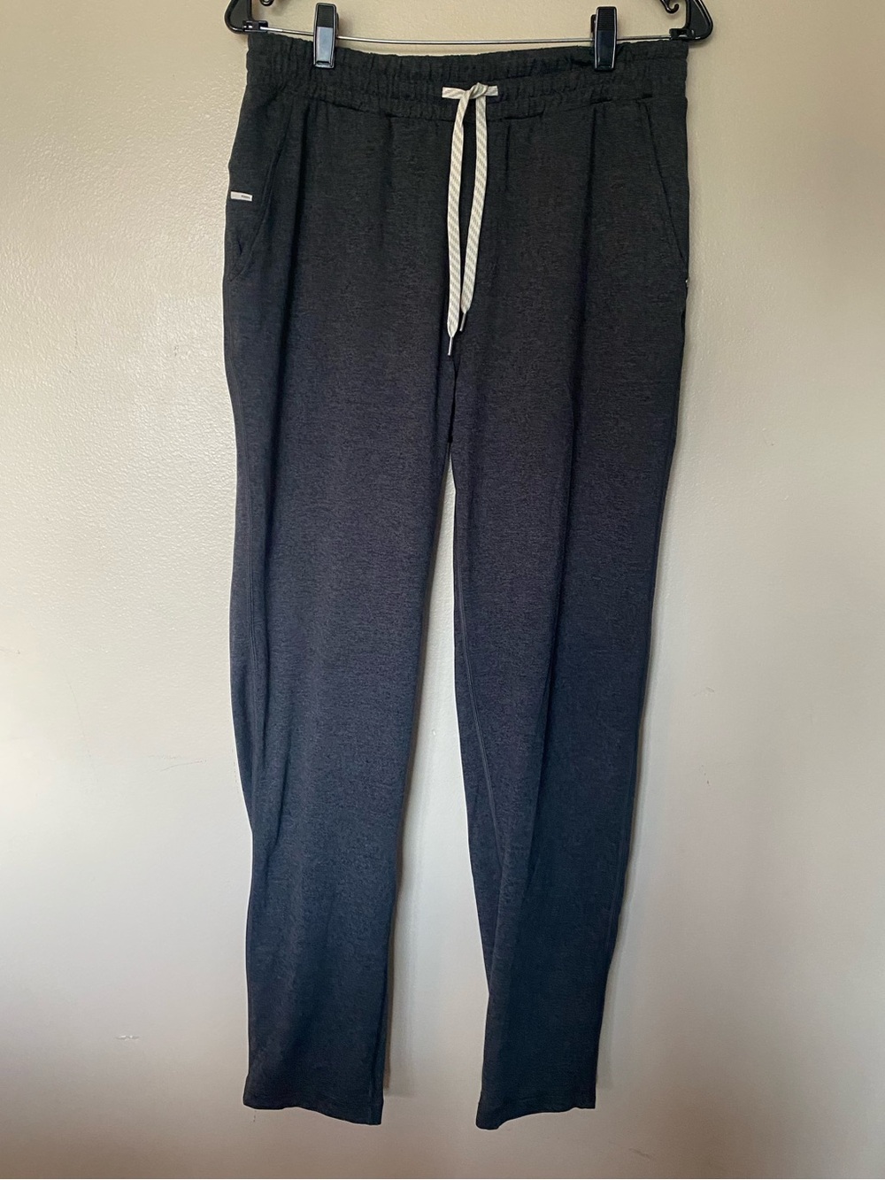 Vuori Gray Heathered Jogger Pants with White Drawstring